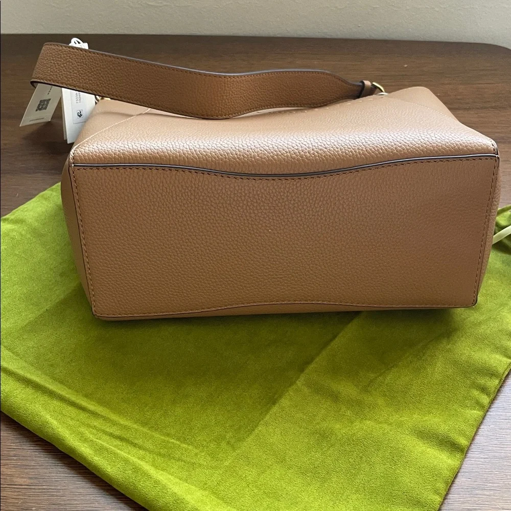 NWT Tory Burch McGraw Bucket Bag - Picture 5 of 7